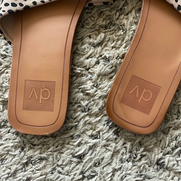 Dolce Vita leopard sandals - Picture 3 of 4